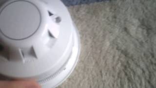 My apollo AlarmSense smoke detector wsounder beacon base [upl. by Neyr]