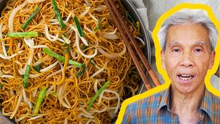 🍜 Dads Cantonese Chow Mein 豉油王炒面 [upl. by Ayiotal695]