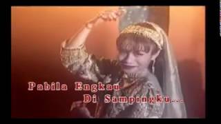 AMELINA amp SHEEDA  Secangkir Madu Merah KARAOKE [upl. by Gnad]