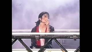 Michael Jackson  quotEarth Songquot Accident quotMJ amp Friendsquot Munich 1999 [upl. by Idroj325]