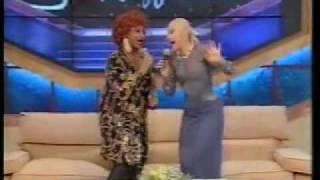 Raffaella Carrà e Celia Cruz  Guantanamera  Hola Raffaella [upl. by Assej520]