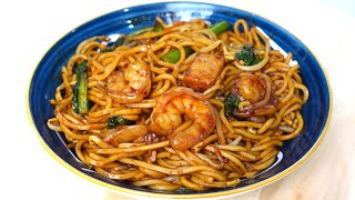 Mee Goreng Basah 炒面这样做又香又辣，越吃越过瘾，做法简单又容易 Mee Goreng Basah Fried noodles are fragrant and spicy [upl. by Neerak82]