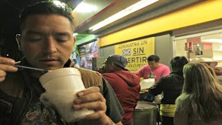 Los famosos Esquites con Tuétano en la CDMX [upl. by Alford]